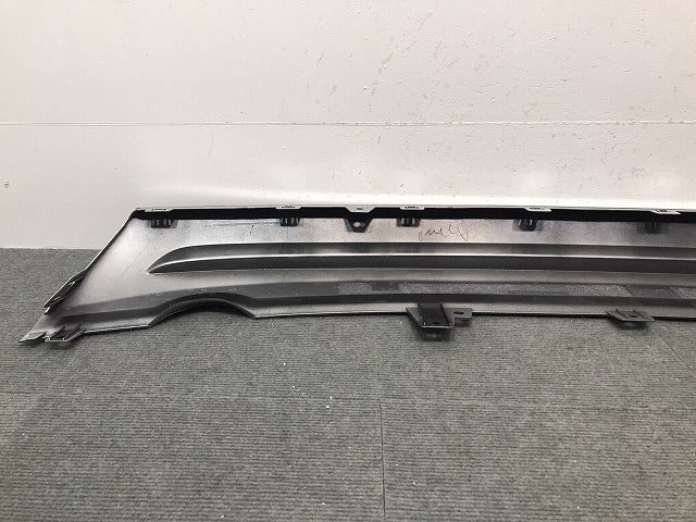 新車取り外し! ヴェゼル/VEZEL/ハイブリッド/RV3/RV4/RV5/RV6 純正 リアバンパーガーニッシュ/ディフューザー/下部 71562-3M0-N0(119522)