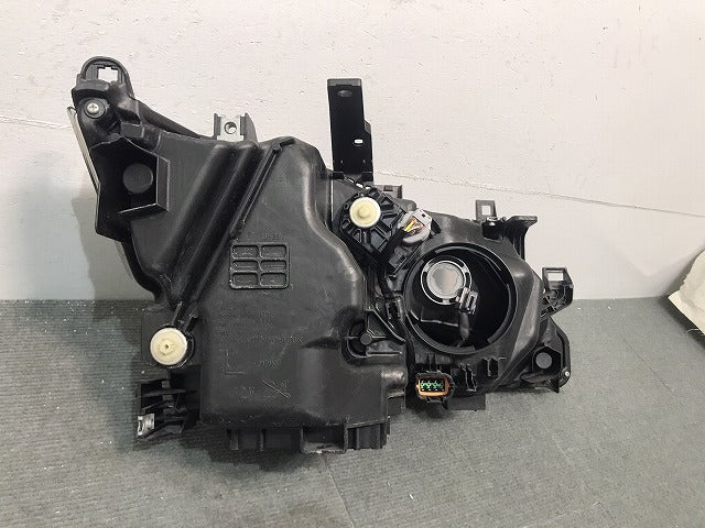 セレナ ハイウェイスター/C27/GC27/GFC27/GNC27/GFNC27 純正 前期 左ヘッドライト LED レベライザー 刻印Z 100-23721 26075-5TF5A (119576)