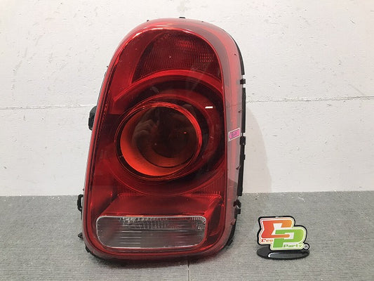 クロスオーバー/F60 純正 右テールランプ/ライト/レンズ ハロゲン F03636850L ミニ MINI (119579)