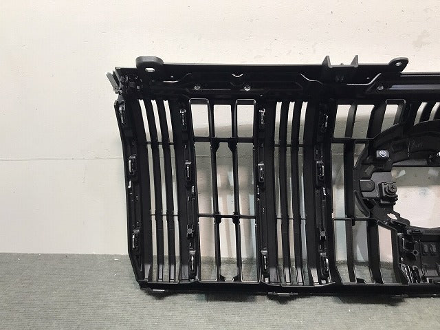 新車取り外し ランドクルーザー/ランクル/プラド/150系 純正 後期 フロントグリル/ラジエター/ラジエーター/グリル 53101-60J20(119657)