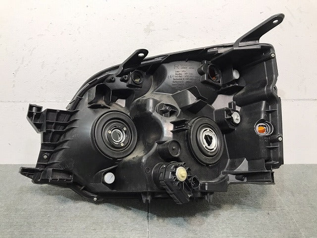ヴォクシー VOXY/60系/AZR60G/AZR65G 純正 後期 右ヘッドライト/ランプ キセノン HID レベライザー KOITO 28-182 81130-28890 (119792)