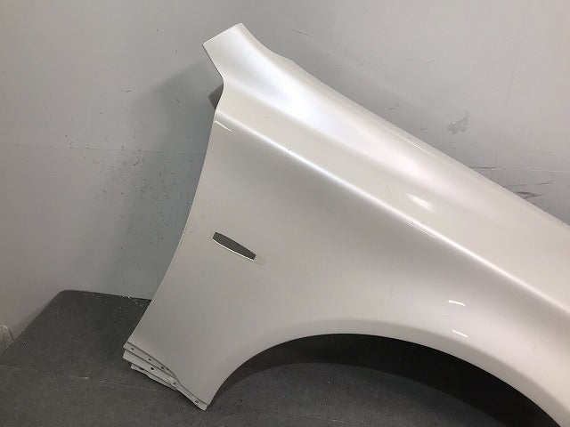 LS/LS460/LS600/USF40/USF41/USF45/USF46/UVF45/UVF46 純正 前期 右フロントフェンダー ホワイトパール カラーNo.077 レクサス (119819)