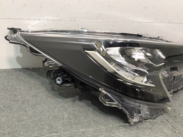 カローラスポーツ/210/NRE210H/NRE214H/ZWE211H 純正 右ヘッドライト/ランプ LED 刻印N KOITO 12-612 トヨタ (119903)