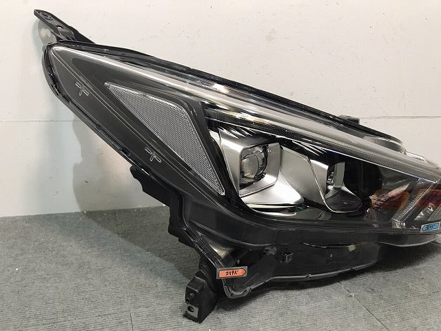 リーフ LEAF/ZE1 純正 右ヘッドライト/ランプ LED レベライザー ICHIKOH 1954 日産 NISSAN (120031)