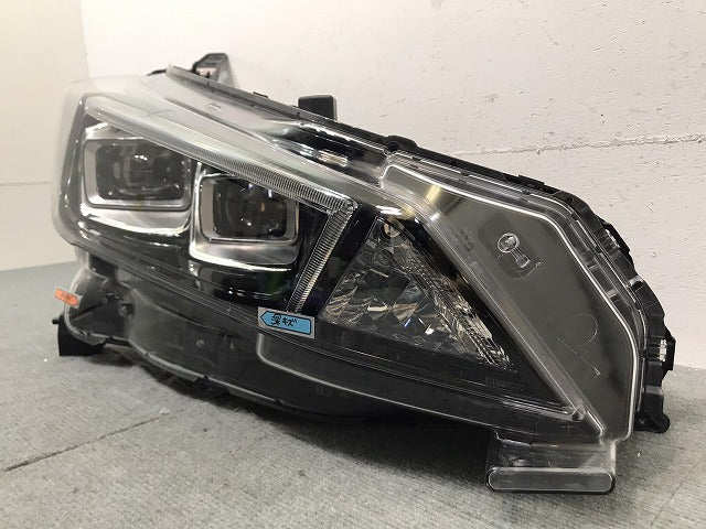 リーフ LEAF/ZE1 純正 右ヘッドライト/ランプ LED レベライザー ICHIKOH 1954 日産 NISSAN (120031)