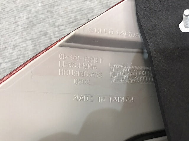 新品! Eクラス/セダン/W211 社外 右テールランプ/ライト/レンズ LED ハロゲン DEPO 12-440-1922R-B メルセデスベンツ (120081)