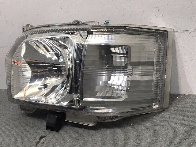 ハイエース/レジアスエース200系/4型/5型/6型/標準/ワイド 純正 左ヘッドライト/ハロゲン レベライザー KOITO 26-131 81170-26721(120088)