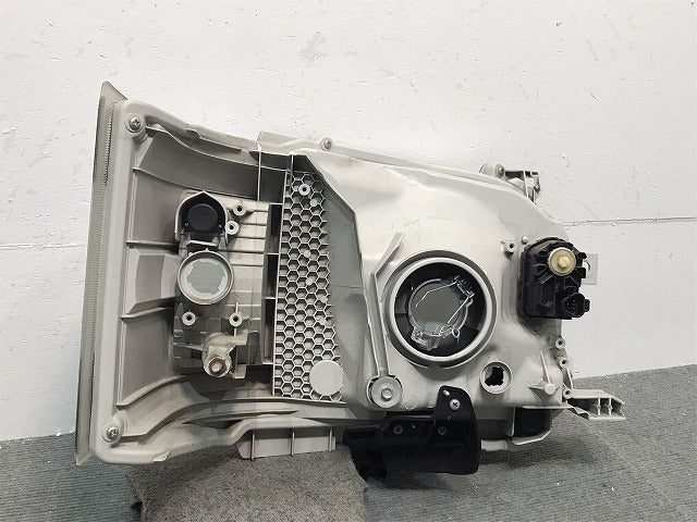 ハイエース/レジアスエース200系/4型/5型/6型/標準/ワイド 純正 左ヘッドライト/ハロゲン レベライザー KOITO 26-131 81170-26721(120088)