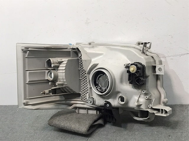 ハイエース/レジアスエース200系/4型/5型/6型/標準/ワイド 純正 左ヘッドライト/ハロゲン レベライザー KOITO 26-131 81170-26721(120088)