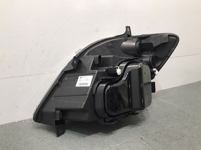 新品! スプリンター/バン トラック/W906 純正 右ヘッドライト ハロゲン HELLA A 906 820 08 61 A 9068200861 メルセデスベンツ (120136)