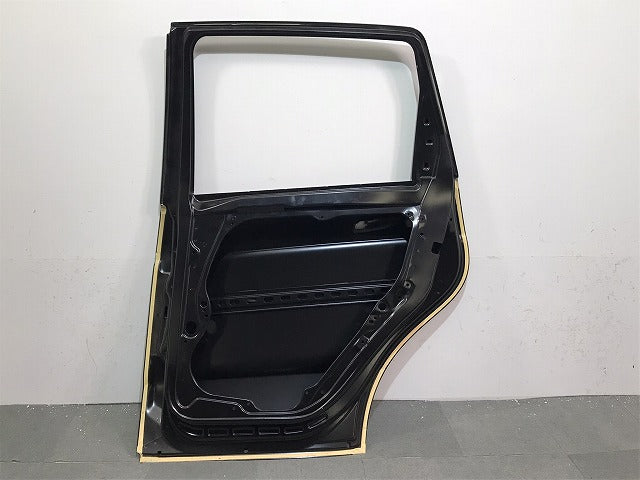 新品! Aクラス/W169/2004-2013 純正 右リアドア 1697302005 未塗装 メルセデスベンツ Mercedes Benz (120202)