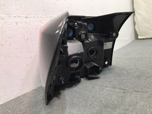 ライズ/ロッキー/A200A/A210A/A200S/A210S 純正 右テールランプ/ライト/レンズ ハロゲン LED ICHIKOH D248 81551-B1200 トヨタ (120277)