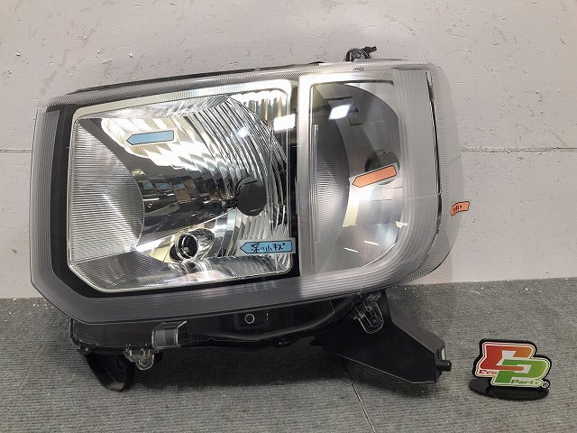 ウェイク/WAKE/ピクシスメガ/ハイゼットキャディーLA700S/LA700S/LA700A/LA710A 純正 左ヘッドライト/ハロゲン W3796 811170-B2640(120279)