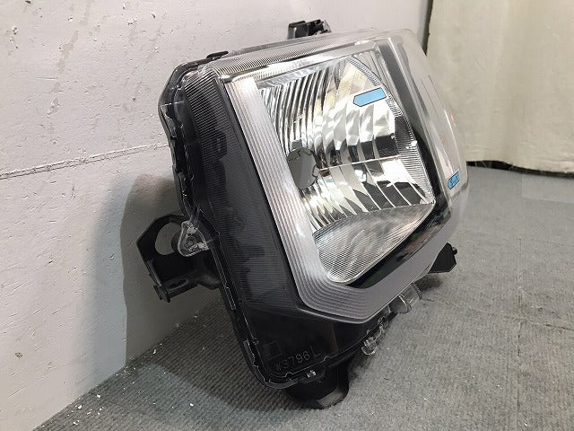 ウェイク/WAKE/ピクシスメガ/ハイゼットキャディーLA700S/LA700S/LA700A/LA710A 純正 左ヘッドライト/ハロゲン W3796 811170-B2640(120279)