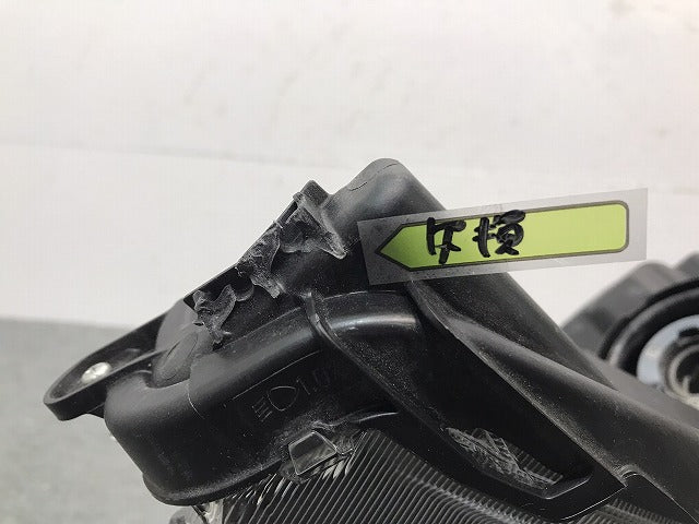 ヤリス/KSP210 MXPA10/MXPA15 MXPH10/MXPH15 純正 右ヘッドライト/ランプ ハロゲン レベライザー KOITO K0-1 トヨタ (120282)