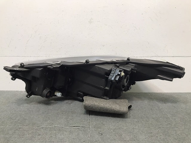 ヤリス/KSP210 MXPA10/MXPA15 MXPH10/MXPH15 純正 右ヘッドライト/ランプ ハロゲン レベライザー KOITO K0-1 トヨタ (120282)