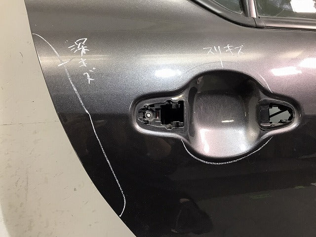 アクア/AQUA/NHP10 純正 右リアドア ガラス付 グレーメタリック カラーNo.1G3 トヨタ TOYOTA (120368)