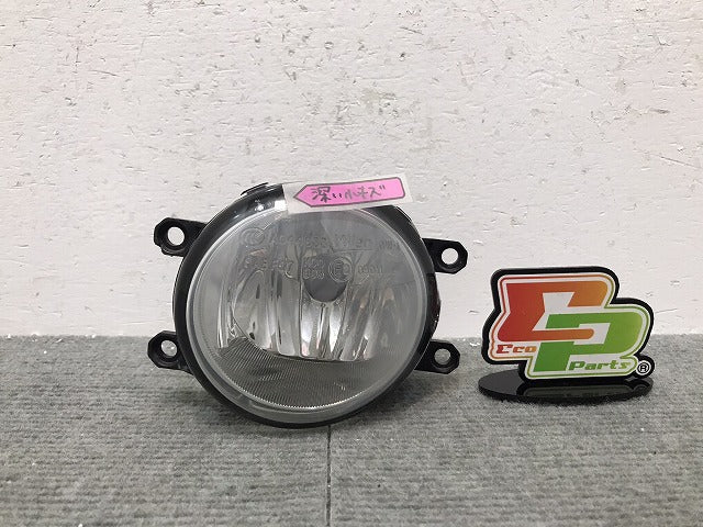 カローラルミオン/プリウスα/ヴォクシー ノア/レクサス CT 純正 左フォグランプ ハロゲン VALEO 89092699 81220-0W040 トヨタ (120462)