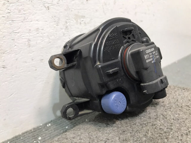 カローラルミオン/プリウスα/ヴォクシー ノア/レクサス CT 純正 左フォグランプ ハロゲン VALEO 89092699 81220-0W040 トヨタ (120462)