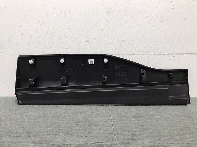 新車取り外し!カローラクロス/ZSG10/ZVG11/ZVG15 純正 右リア ドア サイドパネル マッドガード 75741-16570 素地 トヨタ (120475)