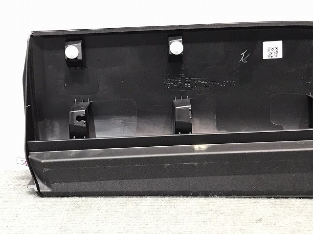 新車取り外し!カローラクロス/ZSG10/ZVG11/ZVG15 純正 右リア ドア サイドパネル マッドガード 75741-16570 素地 トヨタ (120475)