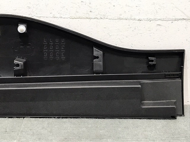 新車取り外し!カローラクロス/ZSG10/ZVG11/ZVG15 純正 右リア ドア サイドパネル マッドガード 75741-16570 素地 トヨタ (120475)