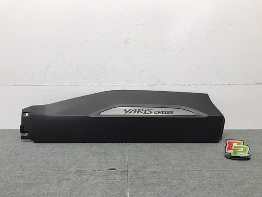 新車取り外し!ヤリスクロス/XPB10 MXPB15 MXPJ10 MXPJ15 純正 右リア サイドステップ/サイドパネル 75077-52030 素地 トヨタ (120480)