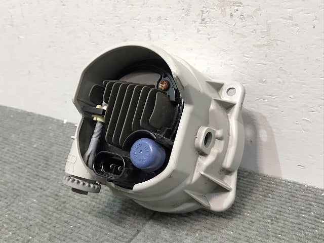 ハスラー/フレアクロスオーバー/N-BOX/スペーシア/タントカスタム/ムーヴ/ワゴンR 純正 右フォグランプ LED 汎用品 114-11092 (120509)