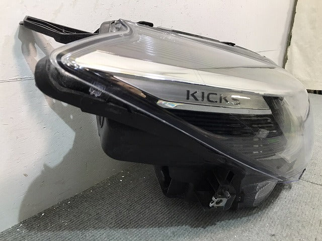 キックス KICKS/P15 純正 右ヘッドライト/ランプ LED レベライザー ICHIKOH 1989/26010-5RY1B 日産 NISSAN (120704)