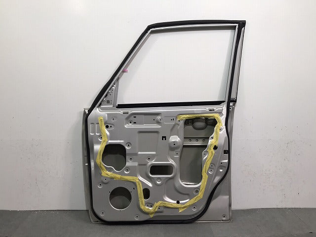 ソリオ/MA15S 純正 右フロント ドア シルキーシルバーメタリック