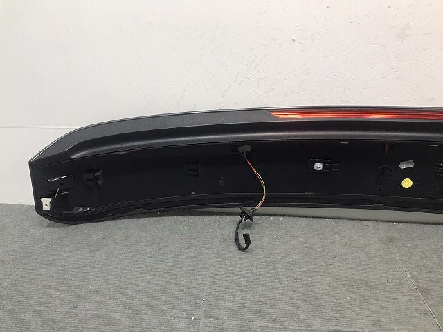 Q5/8R系 純正 リアスポイラー/ルーフスポイラー/ウィング 8R0 827 933 ガンメタ LZ4X or 6Y(LZ7S) or LZ7L アウディ Audi (120923)
