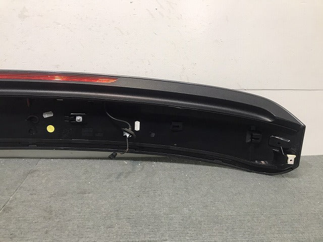 Q5/8R系 純正 リアスポイラー/ルーフスポイラー/ウィング 8R0 827 933 ガンメタ LZ4X or 6Y(LZ7S) or LZ7L アウディ Audi (120923)