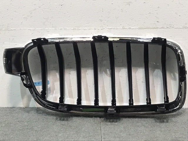 新品! 3シリーズ/F30/F31 純正 左フロントグリル/キドニーグリル 5113 7405835 51137260497 ブラック BMW (120934)