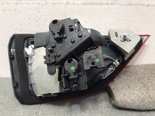 2シリーズ/F46 グランツアラー 純正 右テールランプ/ライト/レンズ LED 内側 7329792-10 BMW (121084)
