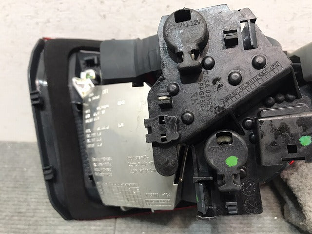 2シリーズ/F46 グランツアラー 純正 右テールランプ/ライト/レンズ LED 内側 7329792-10 BMW (121084)