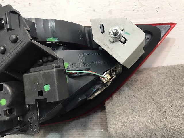 2シリーズ/F46 グランツアラー 純正 右テールランプ/ライト/レンズ LED 内側 7329792-10 BMW (121084)