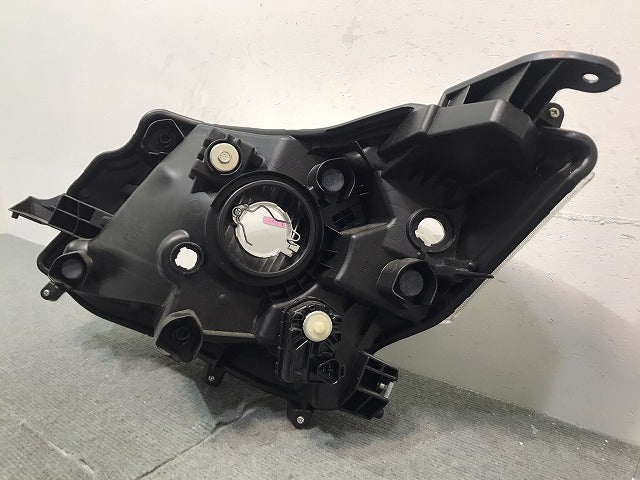 ルーミー/ジャスティ/M900A/M910A/M900F/M910F 純正 前期 右ヘッドライト ハロゲン レベライザー STANLEY W3920 81130-B1210 (121091)