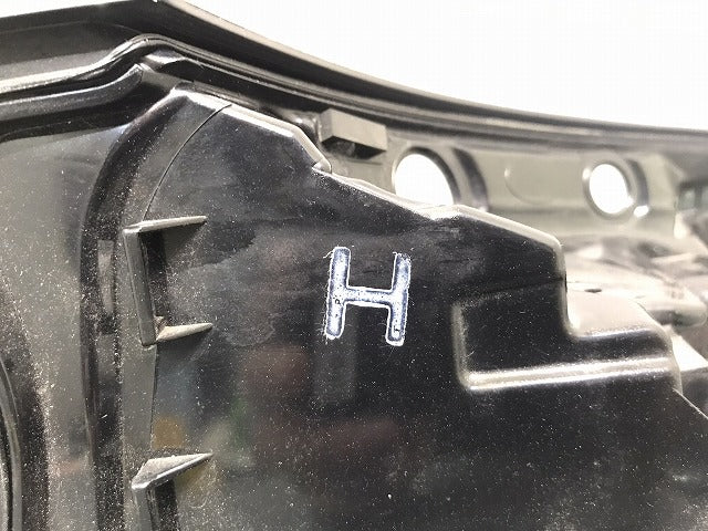 プリウス PHV/ZVW52/GRスポーツ 純正 後期 左テールランプ/ライト/レンズ LED 刻印H ICHIKOH 47-96/82560-47440 トヨタ TOYOTA (121124)