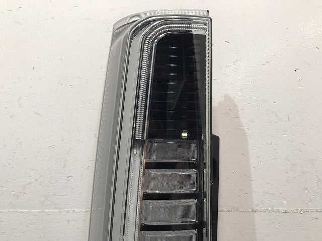 スペーシアカスタム/フレアワゴンカスタムスタイル/MK53S/MM53S 純正 左テールランプ/ライト LED KOITO 220-5938M 35670-79R51 (121135)
