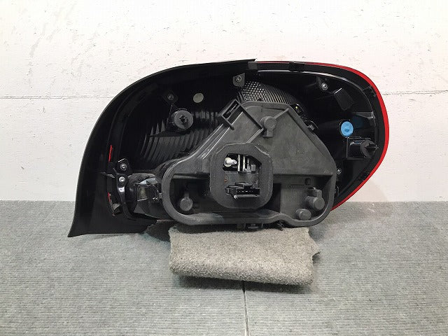 C3/B6HN01 純正 左テールランプ/ライト/レンズ LED ハロゲン VALEO 98 122 577 80 シトロエン CITROEN (121215)