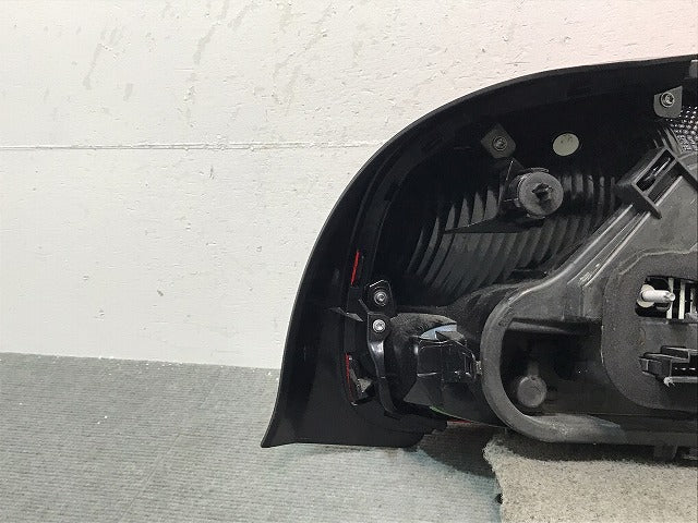 C3/B6HN01 純正 左テールランプ/ライト/レンズ LED ハロゲン VALEO 98 122 577 80 シトロエン CITROEN (121215)