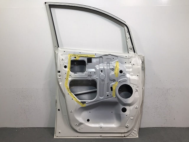 アルファード ALPHARD/10系/ANH10W/ANH15W/MNH10W/MNH15W 純正 左フロントドア ホワイトパール 042 or 070 トヨタ TOYOTA (121243)