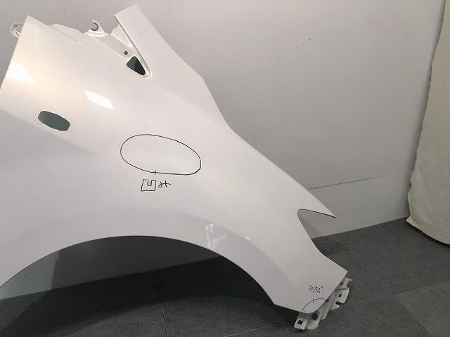 プレマシー PREMACY/CREW/CR3W 純正 右フロントフェンダー C235-52-111C クリスタルホワイトパールマイカ カラーNo.34K マツダ (121302)