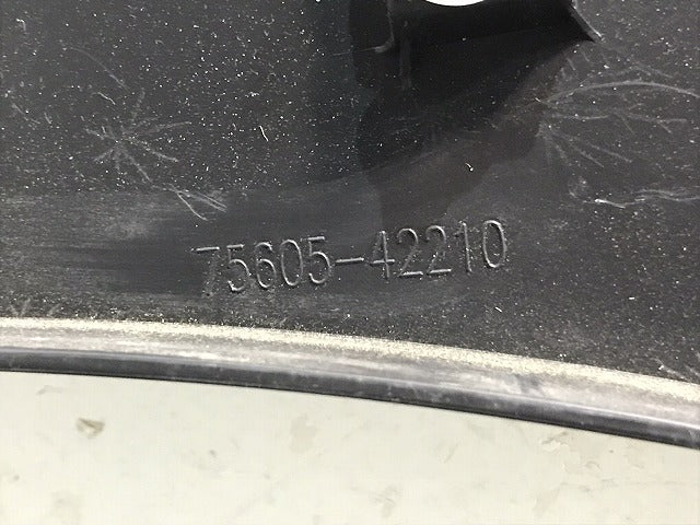 新車取り外し! bZ4X/XEAM10/YEAM15 純正 右リア クォーター/オーバーフェンダー/フェンダーアーチモール 75605-42210 素地 トヨタ (121329)