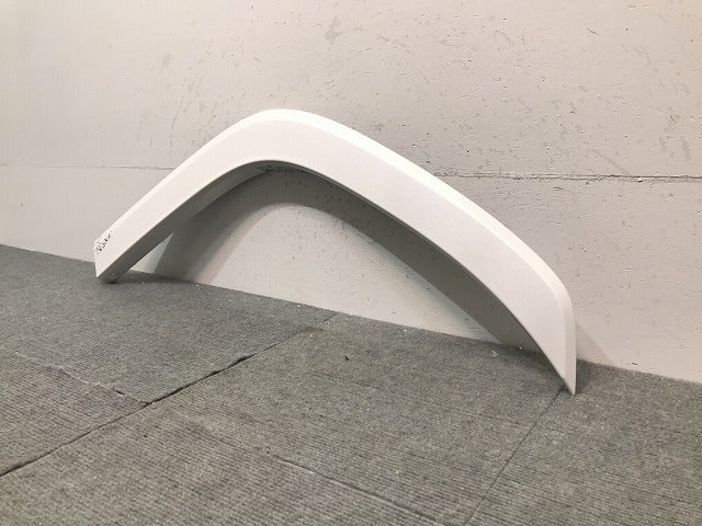 ランドクルーザー/ランクル/FJA300W/VJA300W 純正 左リア クォーター/オーバーフェンダー/フェンダーアーチモール 75606-60120 (121343)