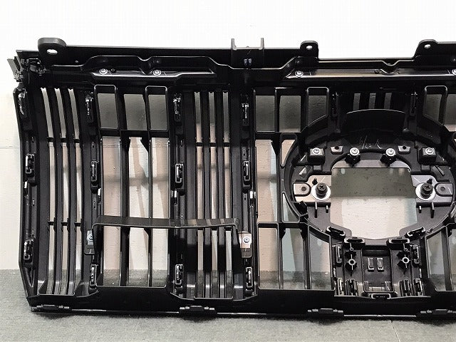 新車取り外し ランドクルーザー/ランクル/プラド/150系/TRJ150W/GDJ150W/151W/GRJ150W/151W 純正 後期 フロントグリル 53111-60B20(121379)