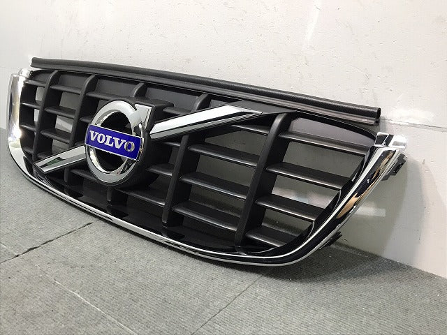 新品 XC60/DB系/2009-2013 純正 前期 フロントグリル 31290999/31284337/31386997/30764558 V31290999 ボルボ (121383)