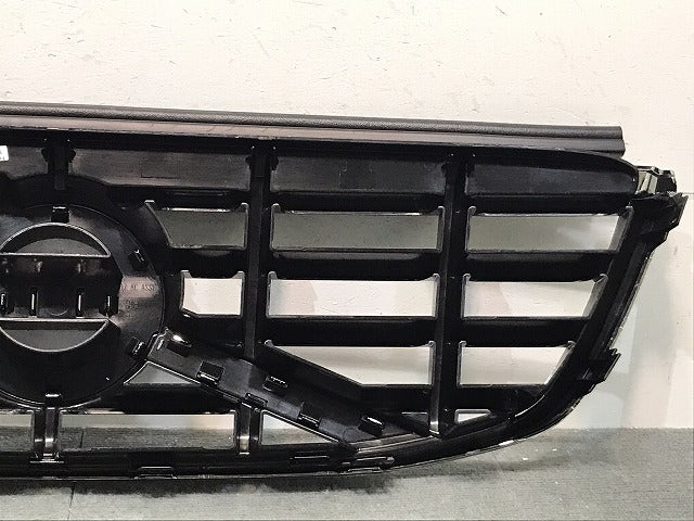 新品 XC60/DB系/2009-2013 純正 前期 フロントグリル 31290999/31284337/31386997/30764558 V31290999 ボルボ (121383)