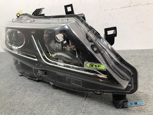 セレナ ハイウェイスター/C27/GC27/GFC27/GNC27/GFNC27 純正 前期 右ヘッドライト/ランプ LED レベライザー 刻印Z KOITO 100-23721(121431)