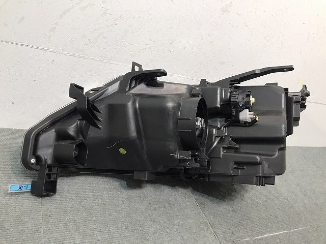 セレナ ハイウェイスター/C27/GC27/GFC27/GNC27/GFNC27 純正 前期 右ヘッドライト/ランプ LED レベライザー 刻印Z KOITO 100-23721(121431)